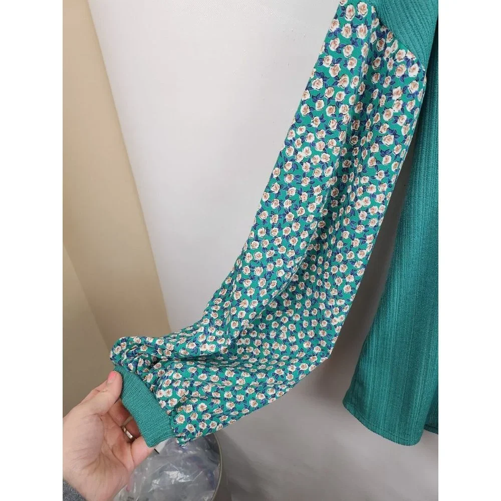 White Birch Green Floral Puff Sleeve Ribbed Knit BOHO Tunic Top Medium - Picture 4 of 8